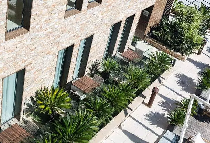 プールの見えるスーペリアルーム, Hostellerie La Farandole