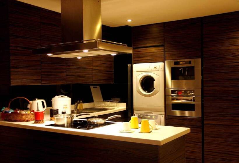 آپارتمان 2 خوابه, Iidl Suites