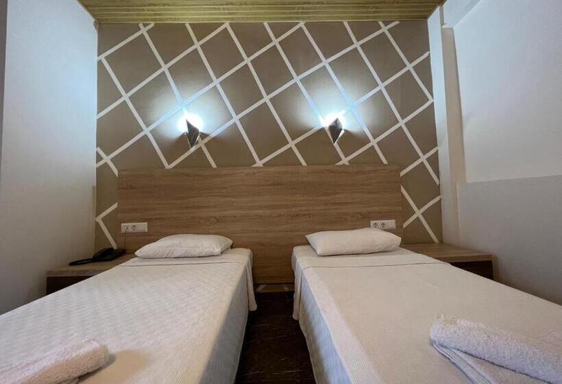 Standard Room, Mr. Crane