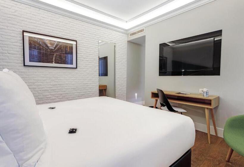 اتاق اکونومی, One Shot Recoletos 04