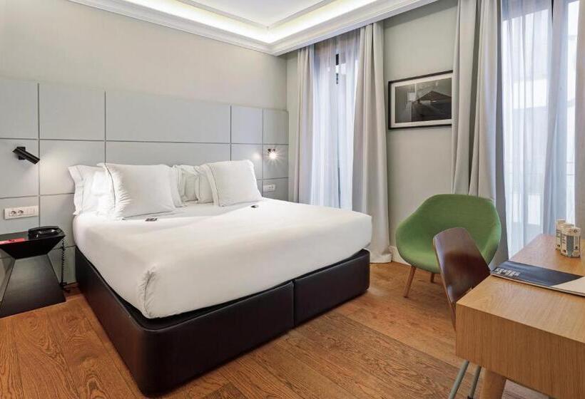 اتاق اکونومی, One Shot Recoletos 04