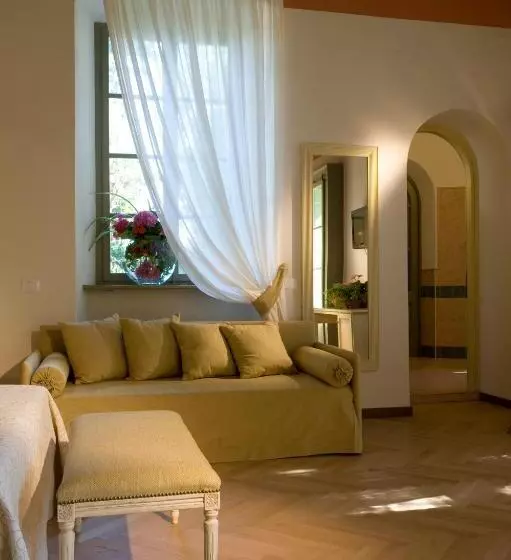 Juniorsviitti, Relais Corte Cavalli