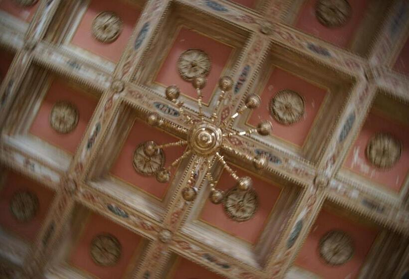 جناح مزود بجاكوزى, Sofia