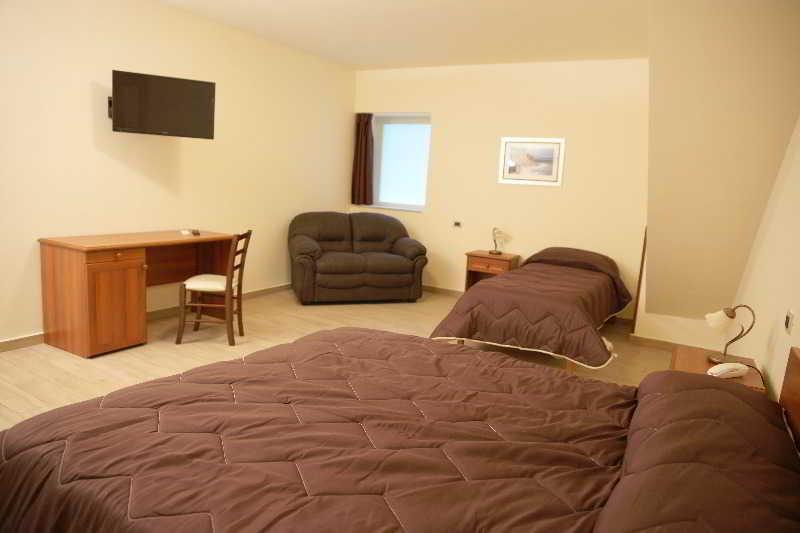 غرفة قياسية ثلاثية, Sofia