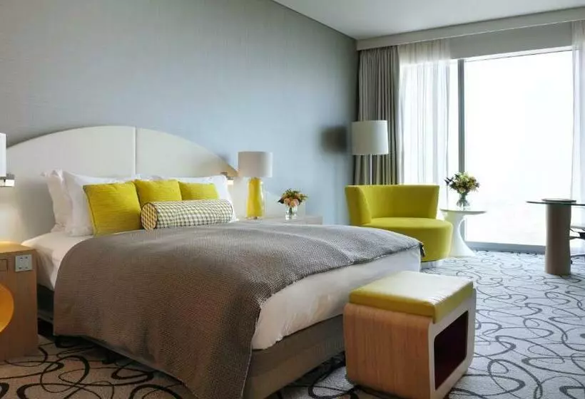 اتاق دلوکس با تخت کینگ و چشم‌انداز, Sofitel Dubai Downtown
