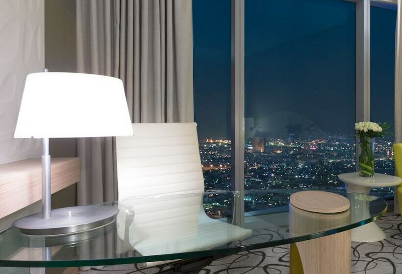 Номер Deluxe с Видом, Sofitel Dubai Downtown