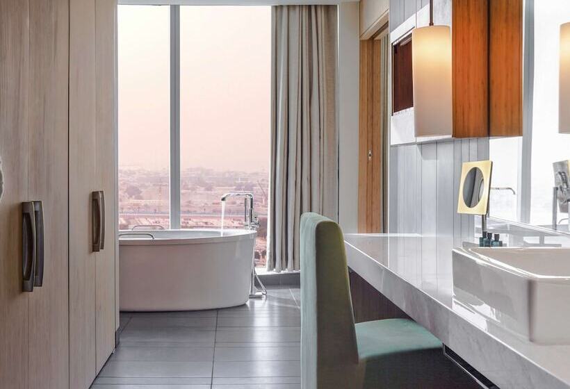 سوئیت کلوب با چشمانداز, Sofitel Dubai Downtown