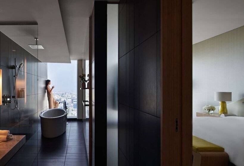 سوئیت کلوب با چشمانداز, Sofitel Dubai Downtown