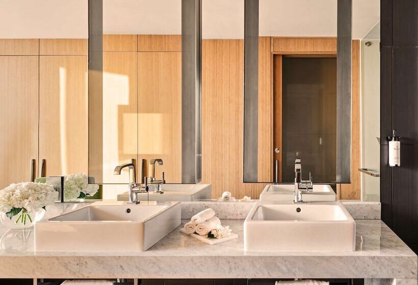 Клубный люкс с видом, Sofitel Dubai Downtown