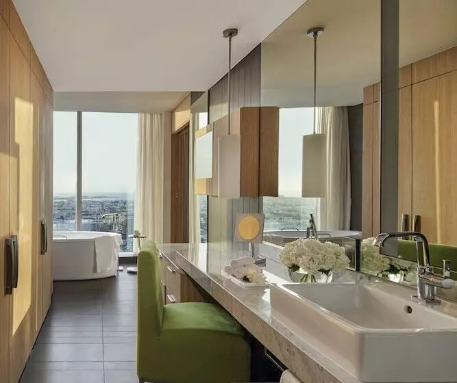 سوئیت کلاب, Sofitel Dubai Downtown
