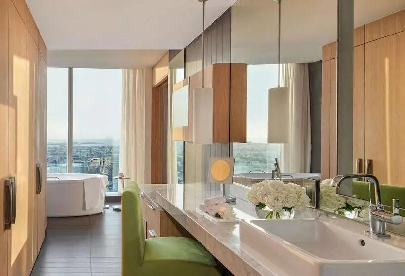 سوئیت کلاب, Sofitel Dubai Downtown
