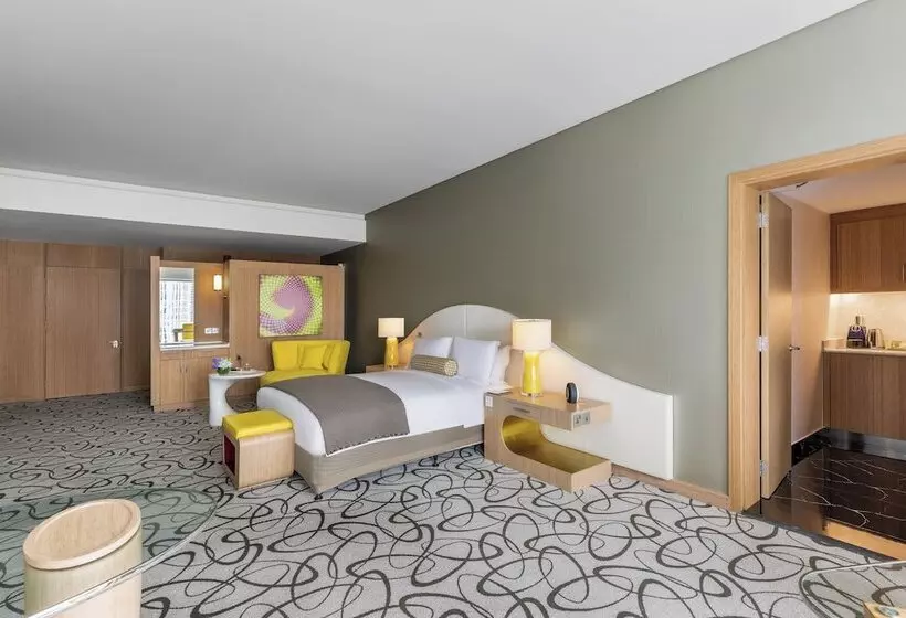 استودیوی لوکس, Sofitel Dubai Downtown