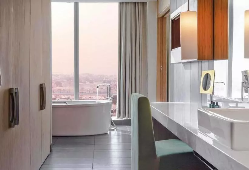 اتاق لوکس خانوادگی, Sofitel Dubai Downtown