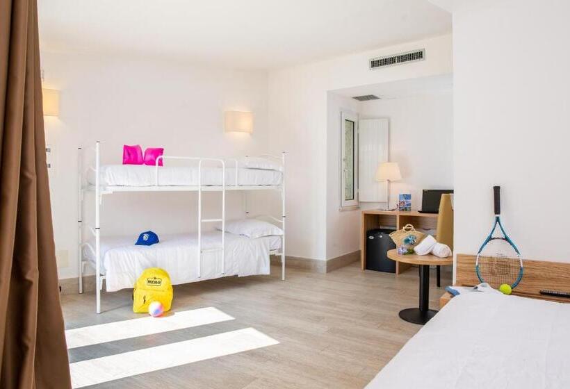 חדר סטנדרט לארבעה, Th Simeri  Simeri Village