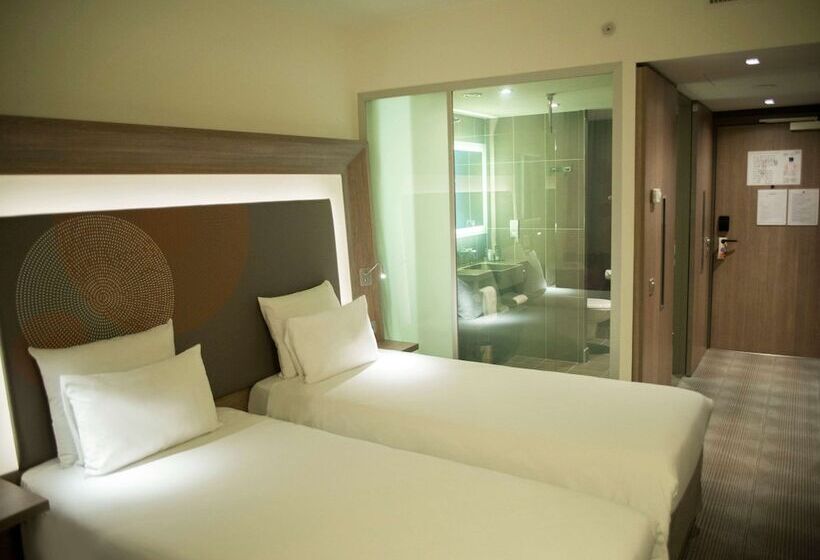 Номер Superior, Novotel Sofia