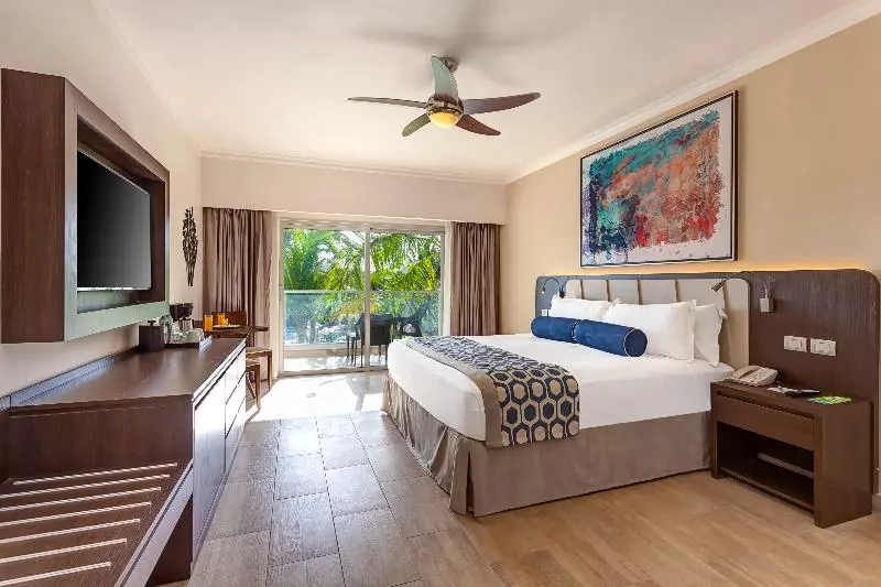 اتاق لوکس, Royalton Splash Punta Cana, An Autograph Collection All Inclusive Resort & Casino