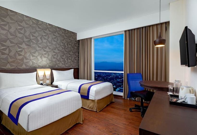 חדר דלוקס, Aston Jember Hotel & Conference Center