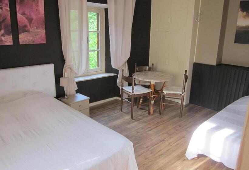 חדר סטנדרט לשלושה, Auberge Des Deux Rivières