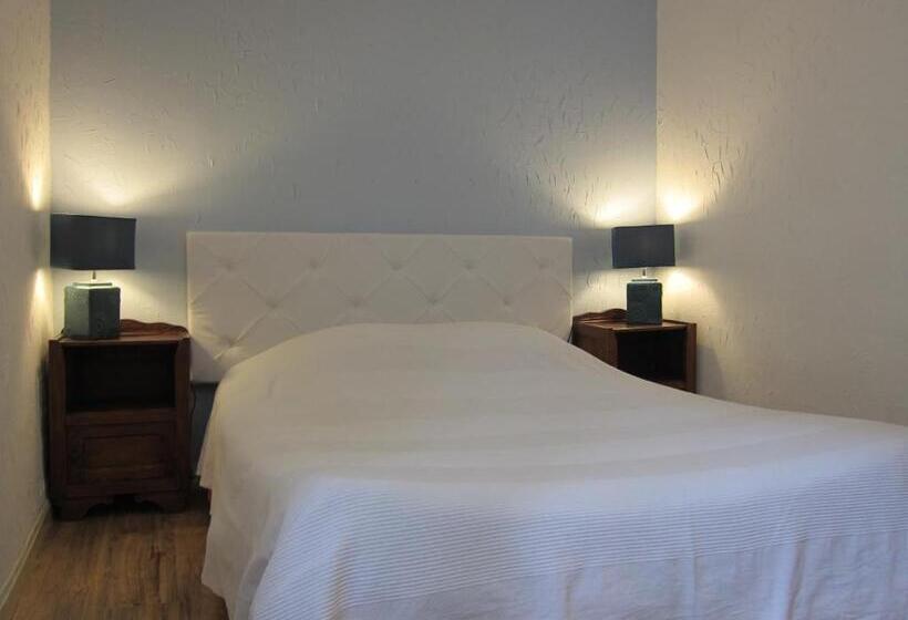 חדר סטנדרט לארבעה, Auberge Des Deux Rivières