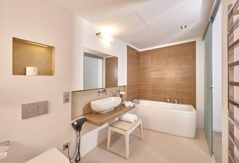 스위트, Bennoc Petit Hotel Only Adults