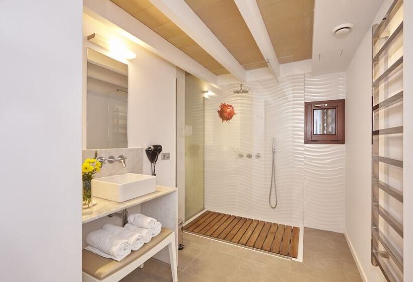 스위트, Bennoc Petit Hotel Only Adults