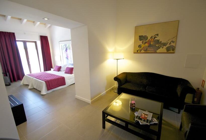 스위트, Bennoc Petit Hotel Only Adults