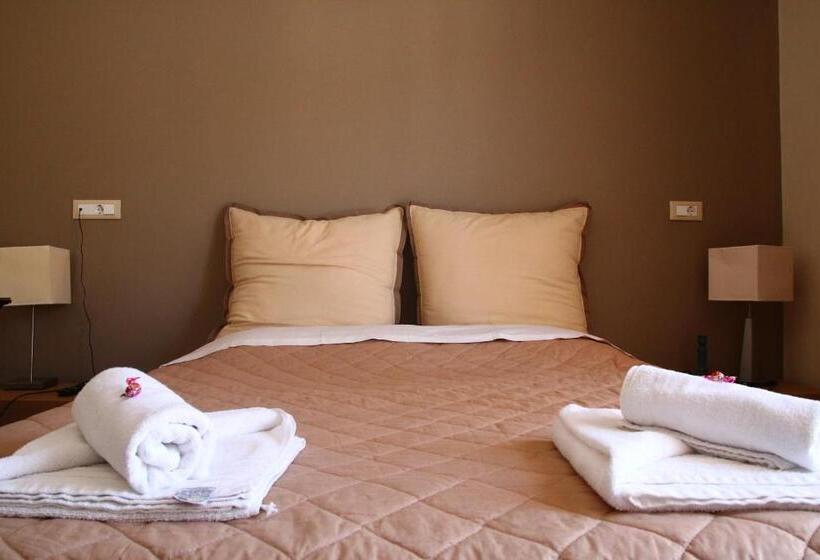 اتاق سوپریور سه تخته, Dali