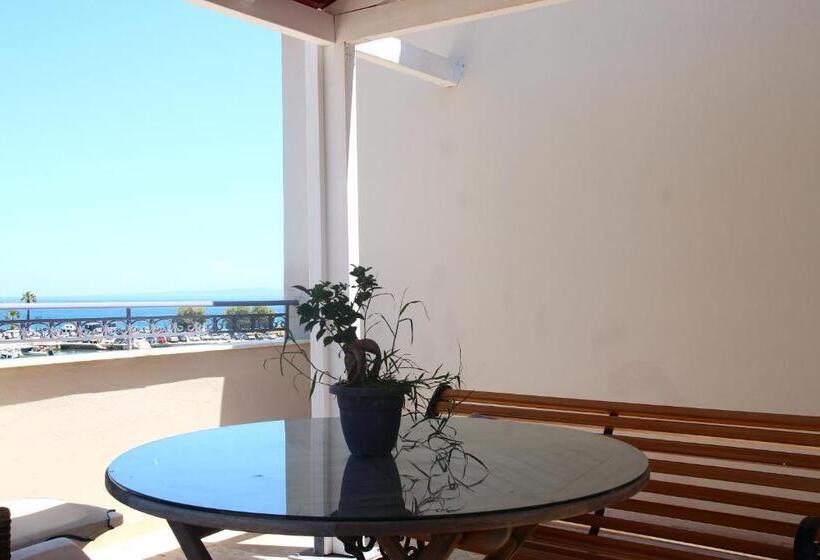 اتاق سوپریور سه تخته, Dali