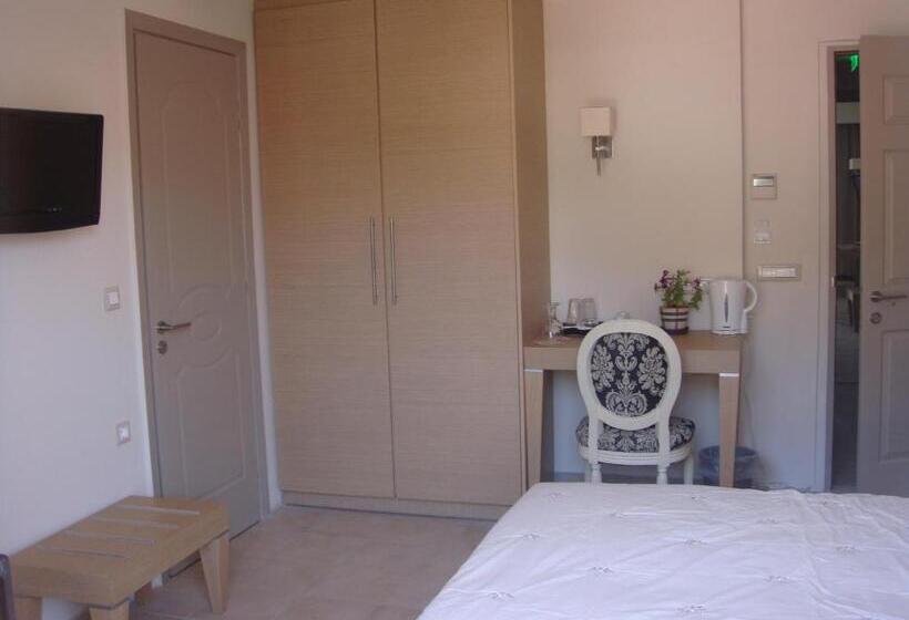 اتاق استاندارد با چشم‌انداز کوهستان, Dali