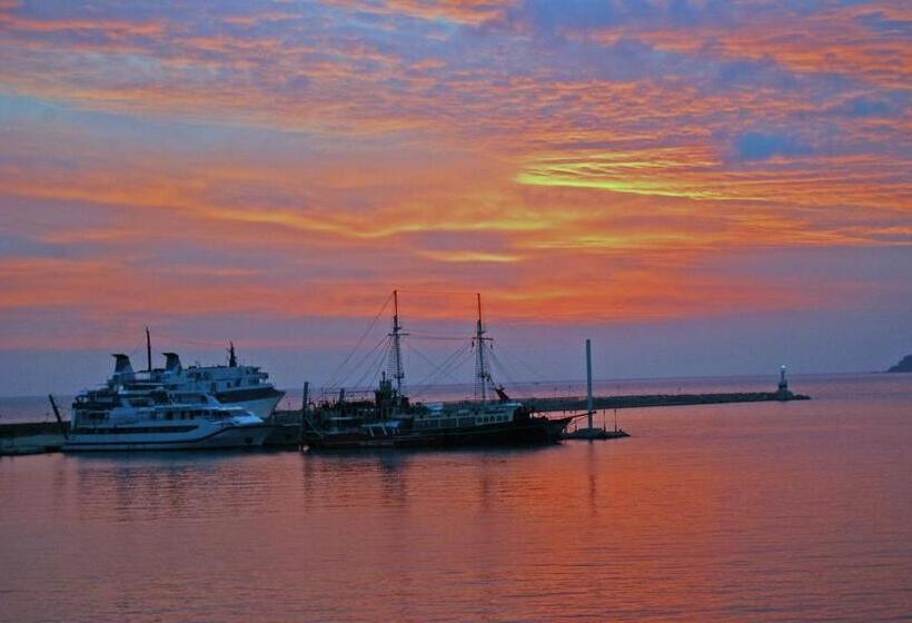 Triple Room Sea View, Dali