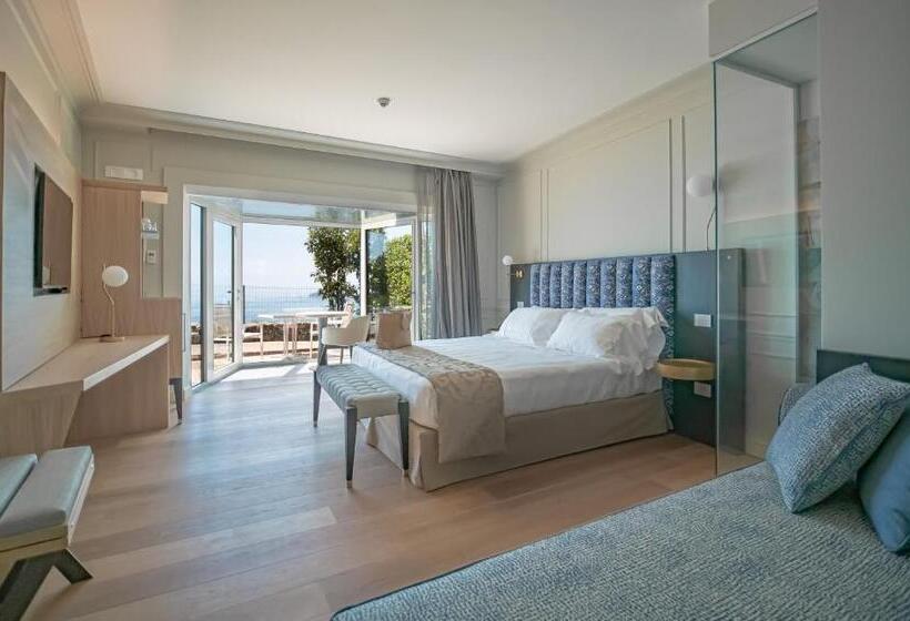 سوییت جونیور, Golfo Dei Poeti Relais & Spa