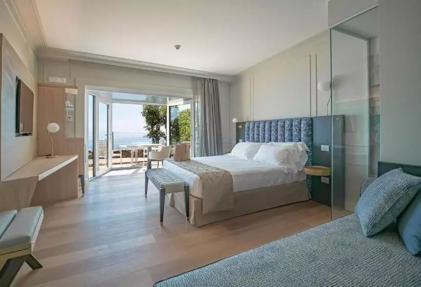 سوییت جونیور, Golfo Dei Poeti Relais & Spa