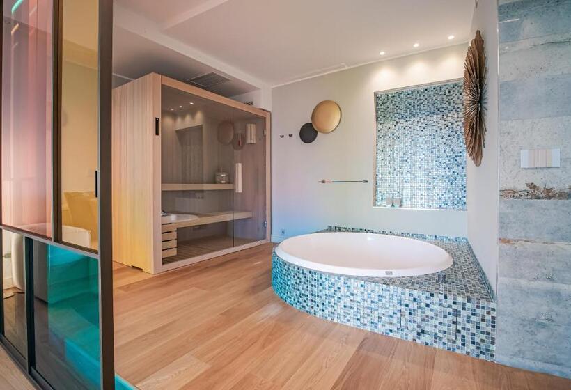 سوییت لوکس, Golfo Dei Poeti Relais & Spa