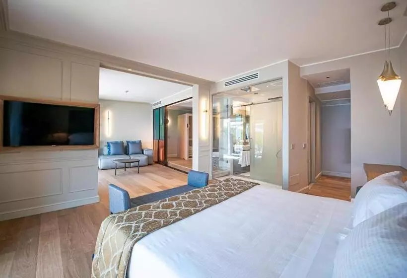 سوییت لوکس, Golfo Dei Poeti Relais & Spa