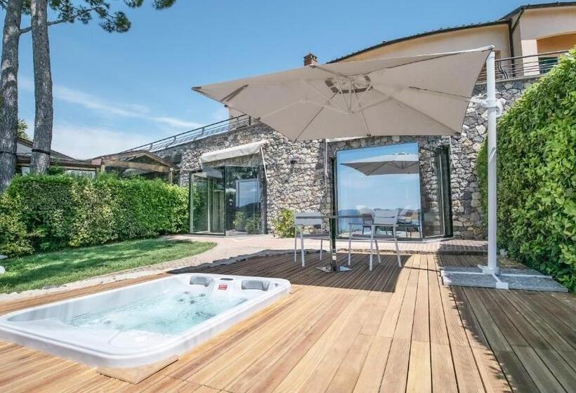 سوییت لوکس, Golfo Dei Poeti Relais & Spa