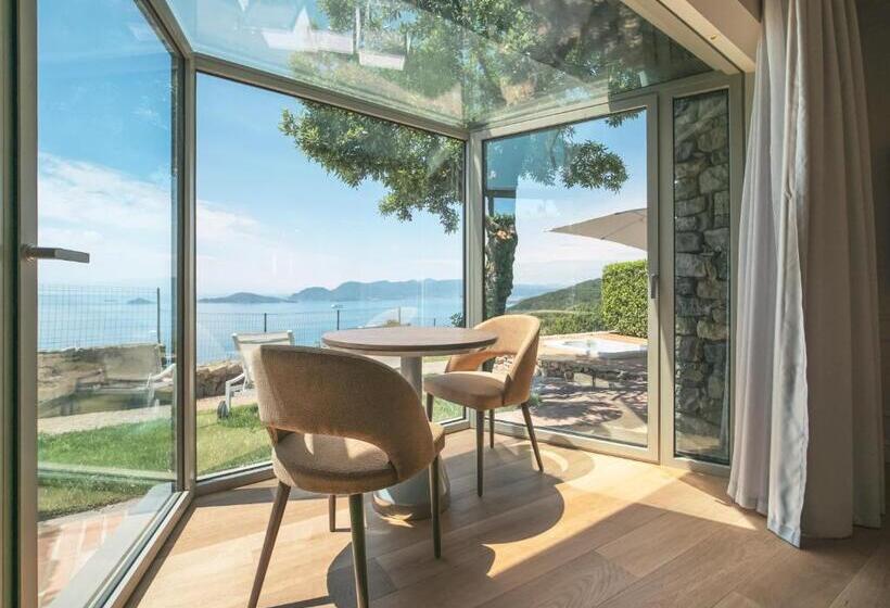 سوییت لوکس, Golfo Dei Poeti Relais & Spa