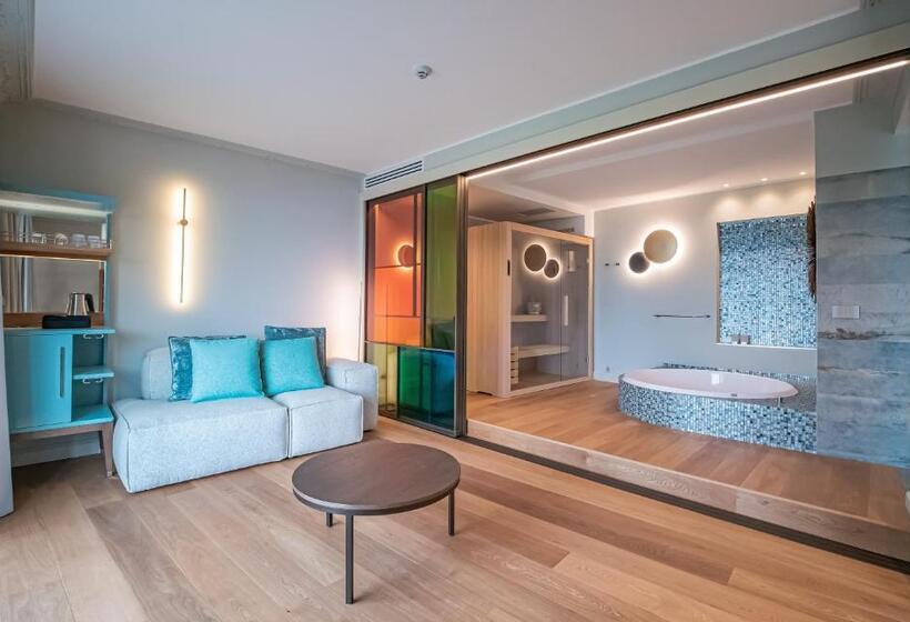 سوییت لوکس, Golfo Dei Poeti Relais & Spa