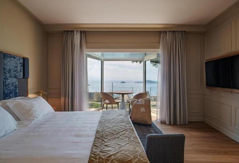 سوییت لوکس, Golfo Dei Poeti Relais & Spa