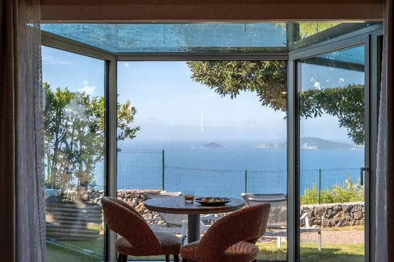 سوییت لوکس, Golfo Dei Poeti Relais & Spa