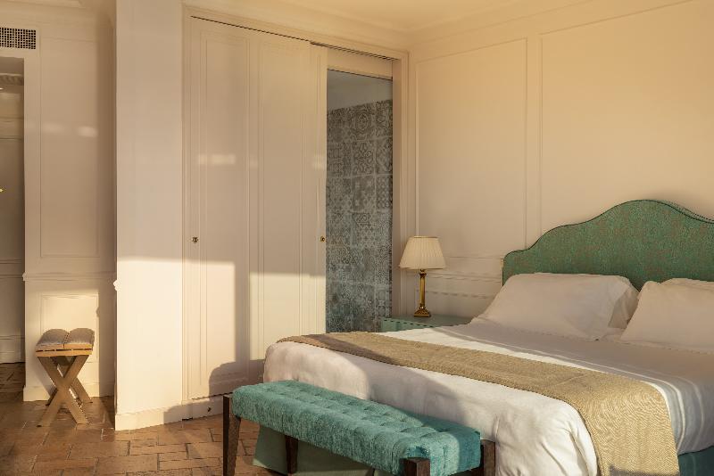 اتاق لوکس, Golfo Dei Poeti Relais & Spa