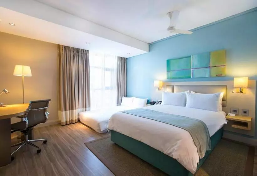 اتاق استاندارد با تخت دو نفره بزرگ, Holiday Inn Mauritius Mon Trésor, An Ihg