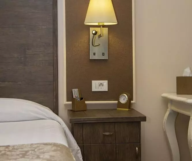 سوییت جونیور, Imperial Palace Hotel Yerevan