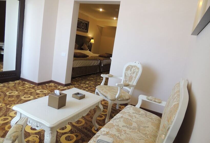 주니어 스위트, Imperial Palace Hotel Yerevan