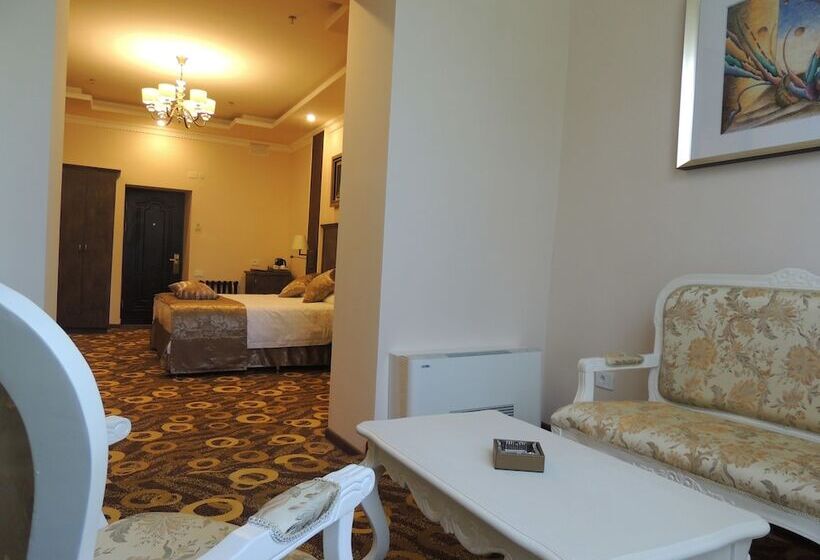 سوییت جونیور, Imperial Palace Hotel Yerevan
