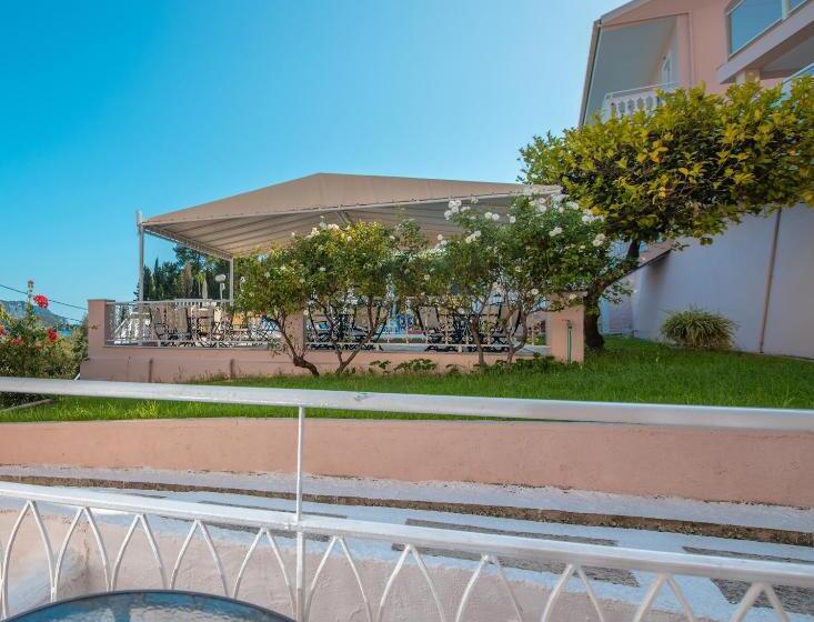 스탠다드 룸 가든 전망, Odysseus