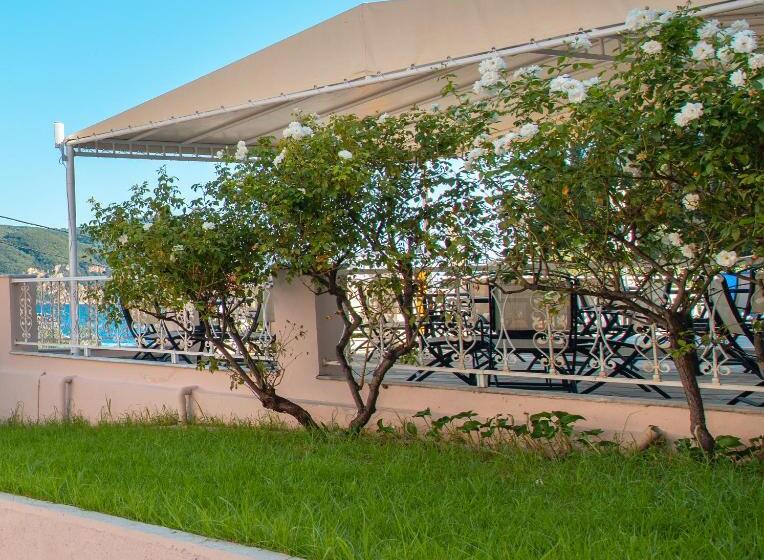 스탠다드 룸 가든 전망, Odysseus