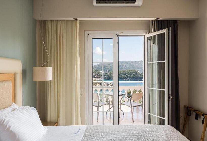 프리미엄 트리플 룸, Odysseus