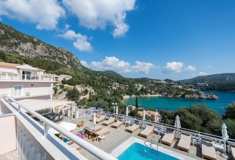 프리미엄 트리플 룸, Odysseus