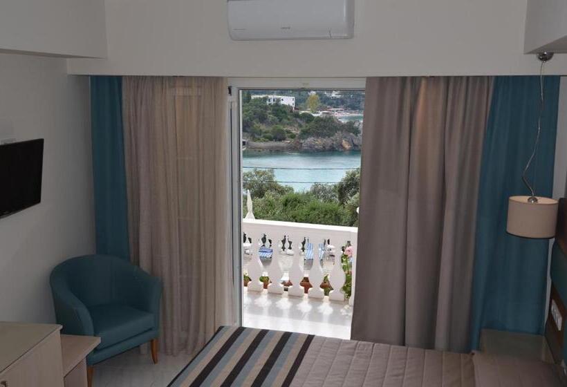 프리미엄 트리플 룸, Odysseus