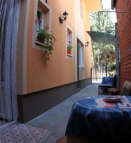 استودیوی استاندارد, Villa Ohrid Anastasia